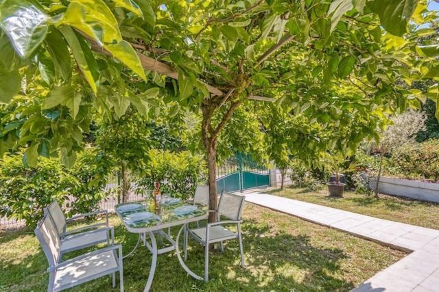 Villa Maison Blanche Tulle 1 A 4 Personnes Exterior foto